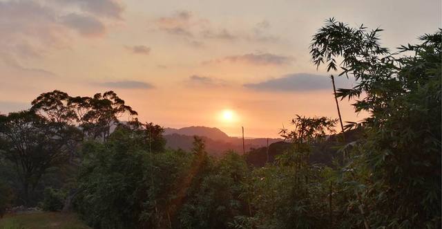 山水奇异夕阳美景